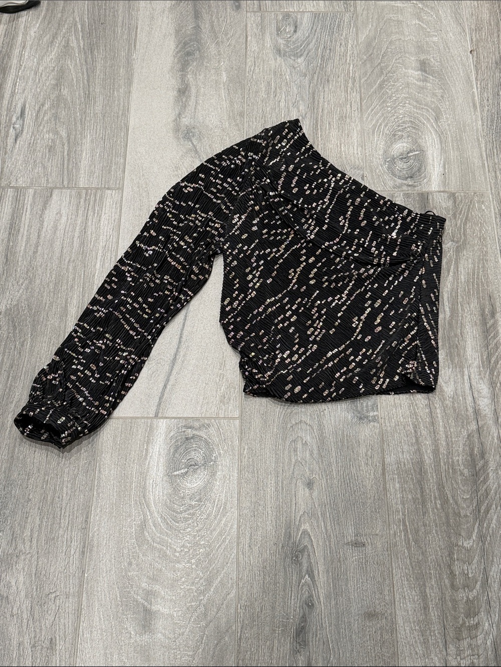 NWT IRO One-Shoulder Black Top with gold and Print- 32 (0)